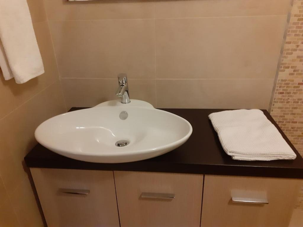 Bouganville House Senigallia Buitenkant foto